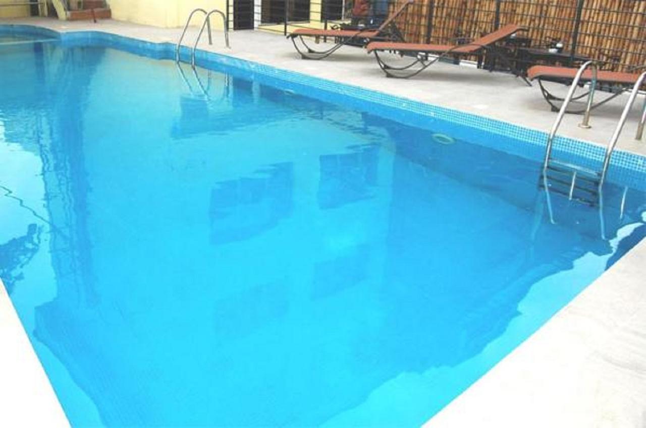 Glee Hotel Aliayabiagba ภายนอก รูปภาพ