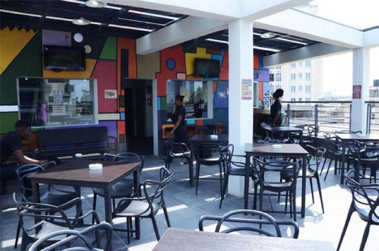 Glee Hotel Aliayabiagba ภายนอก รูปภาพ