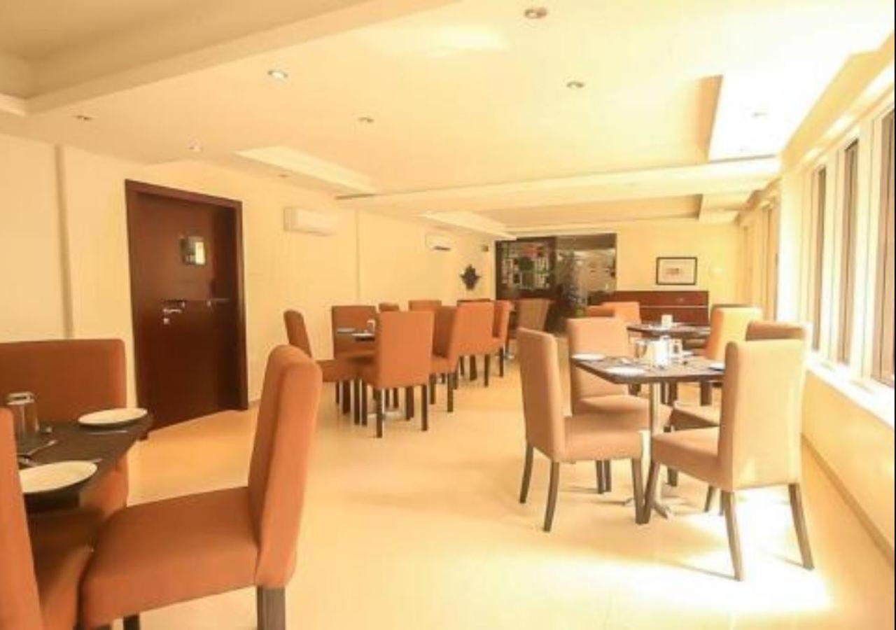 Glee Hotel Aliayabiagba ภายนอก รูปภาพ