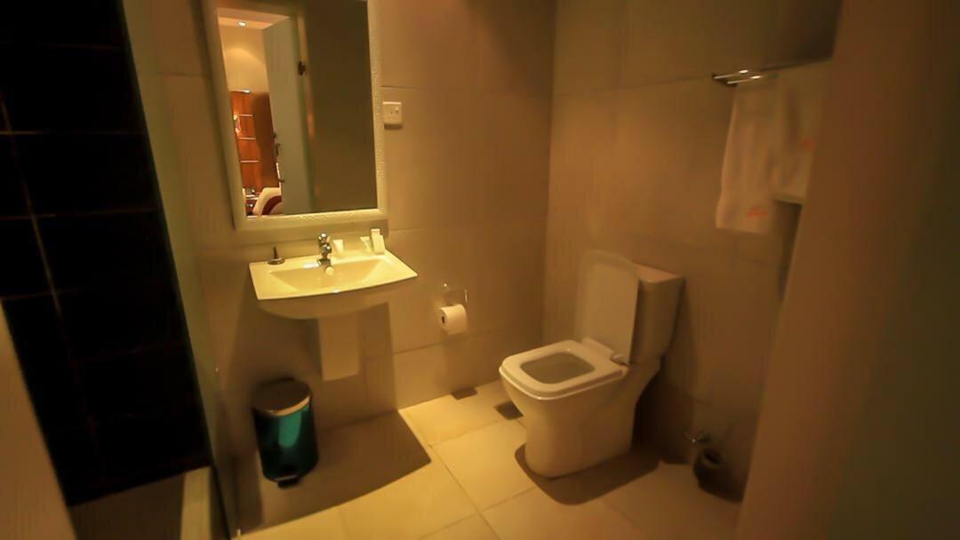 Glee Hotel Aliayabiagba ภายนอก รูปภาพ