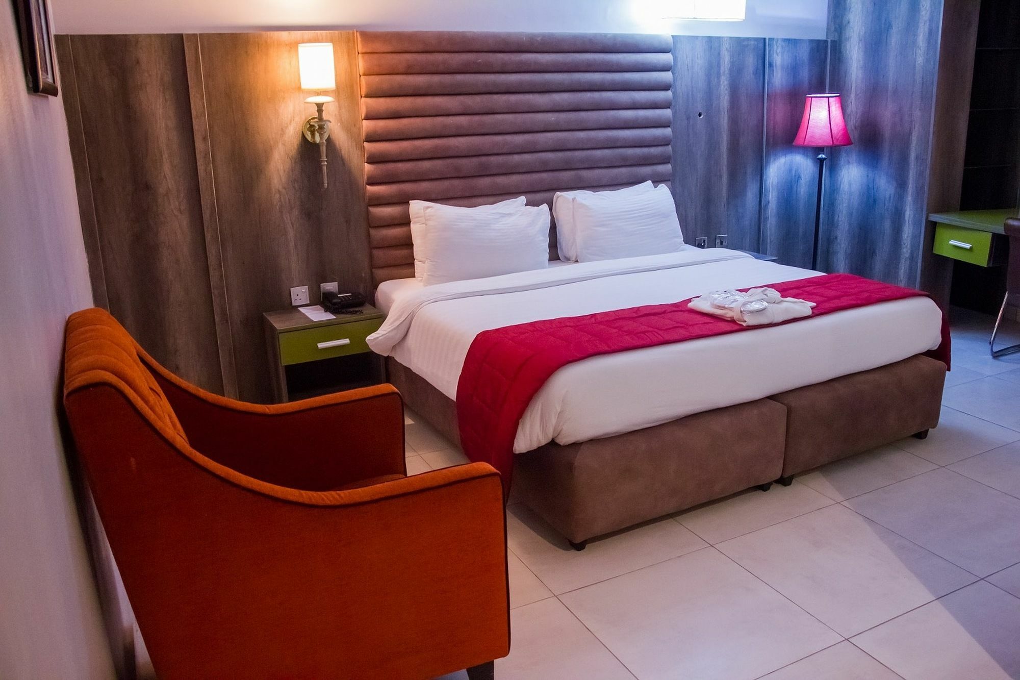 Glee Hotel Aliayabiagba ภายนอก รูปภาพ