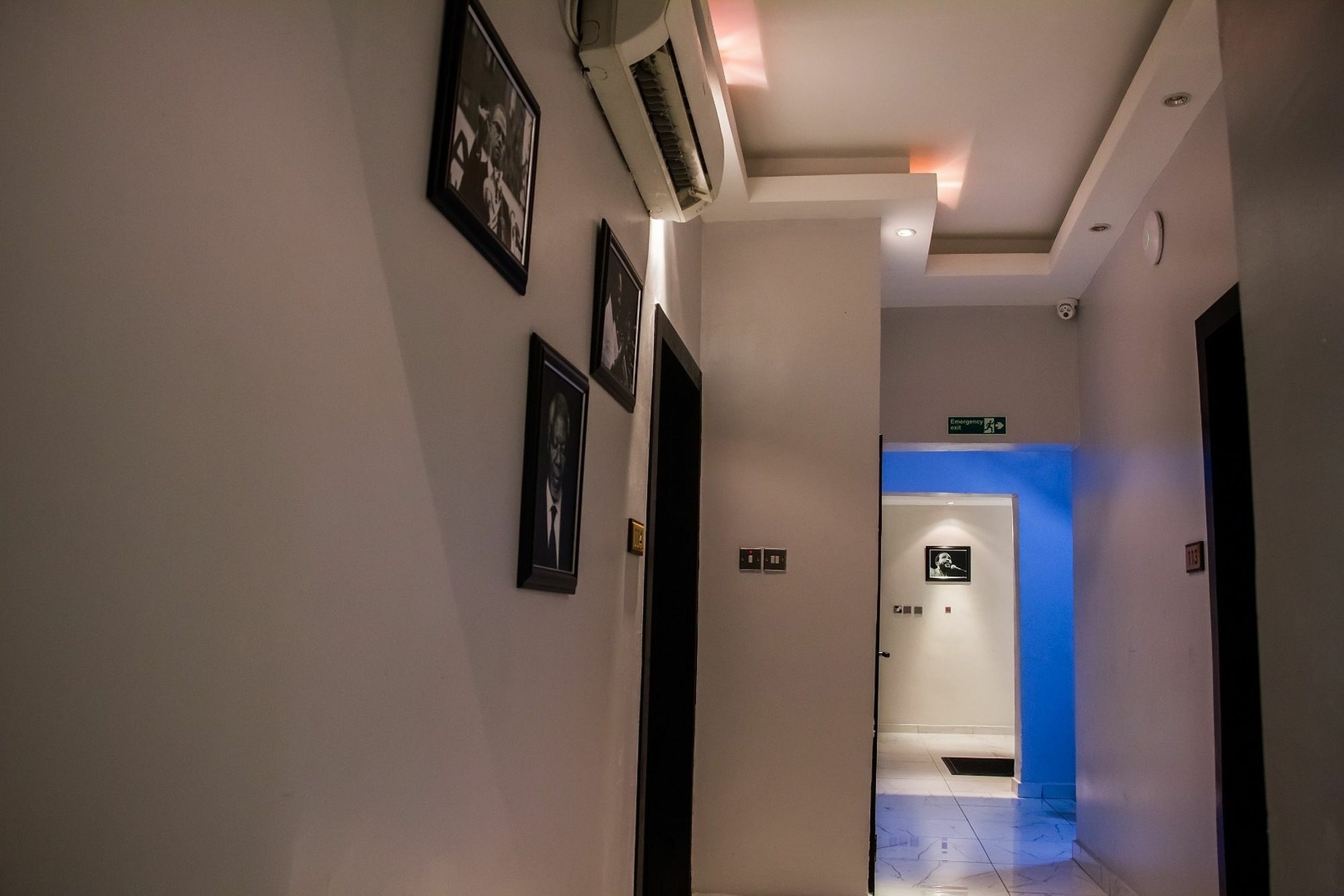 Glee Hotel Aliayabiagba ภายนอก รูปภาพ