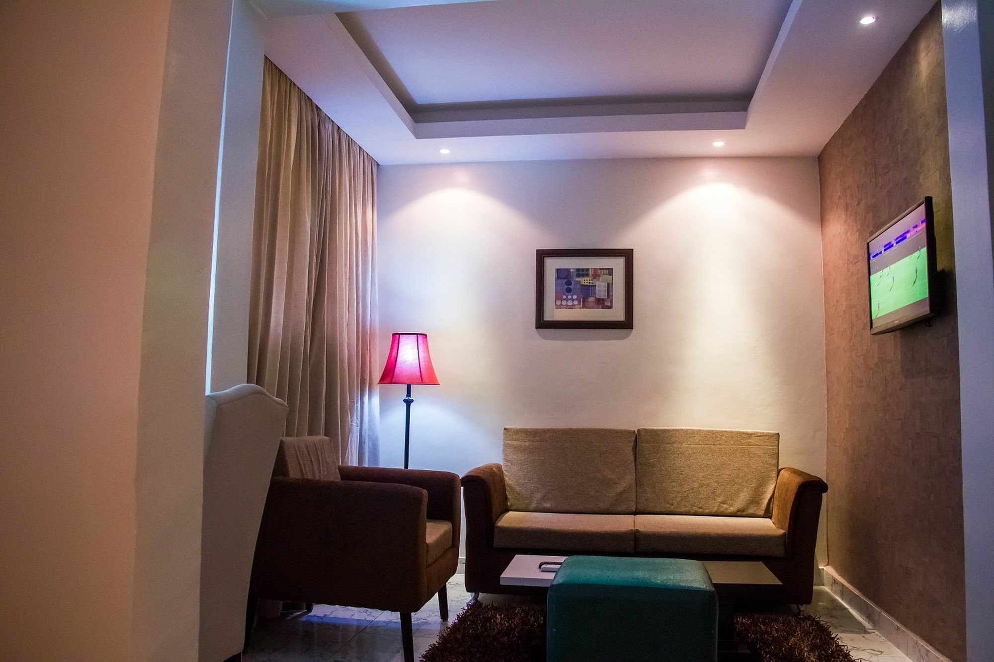 Glee Hotel Aliayabiagba ภายนอก รูปภาพ