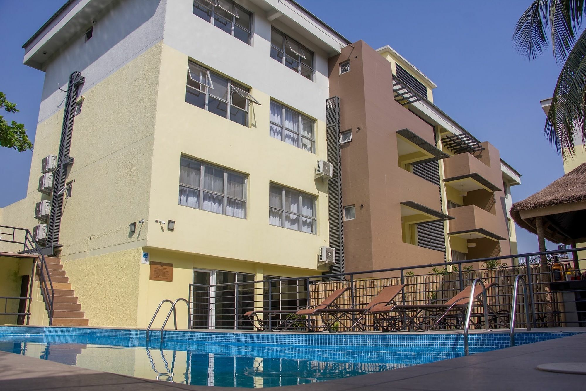 Glee Hotel Aliayabiagba ภายนอก รูปภาพ