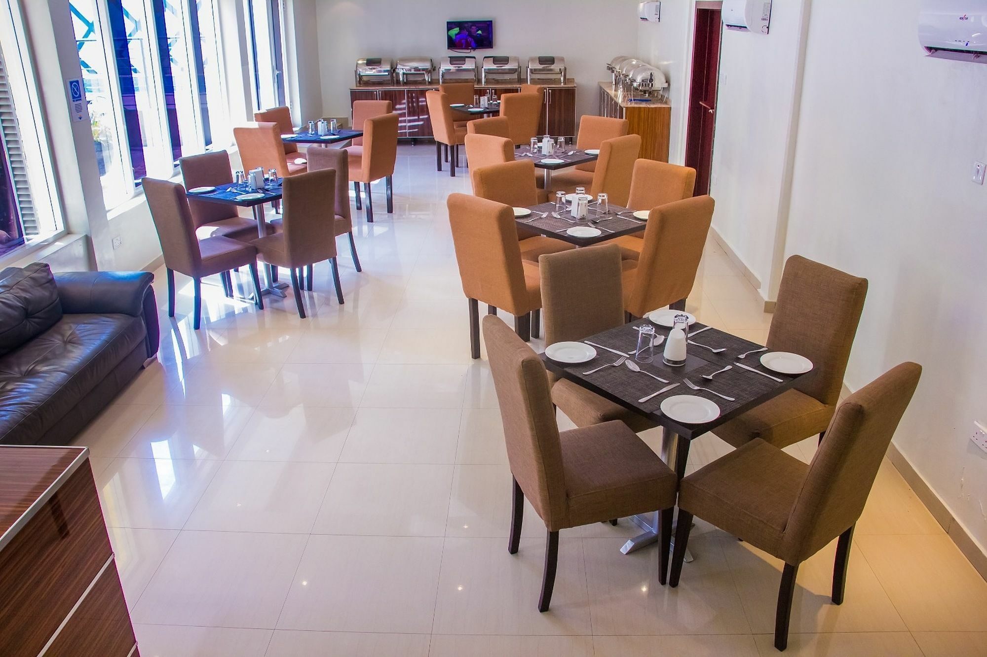 Glee Hotel Aliayabiagba ภายนอก รูปภาพ