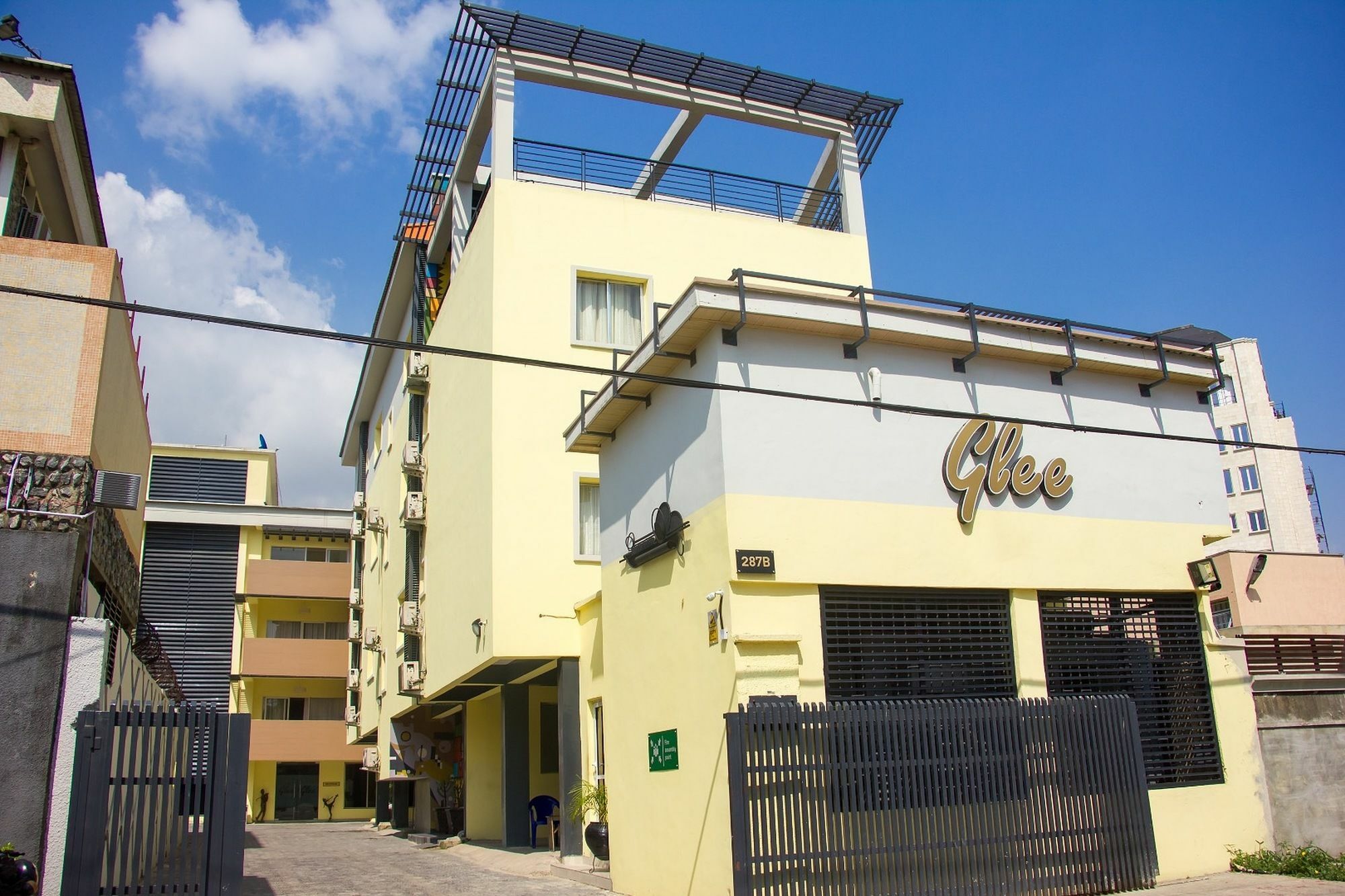 Glee Hotel Aliayabiagba ภายนอก รูปภาพ