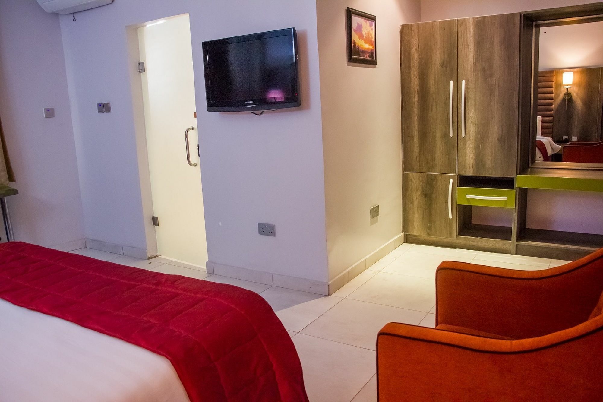 Glee Hotel Aliayabiagba ภายนอก รูปภาพ