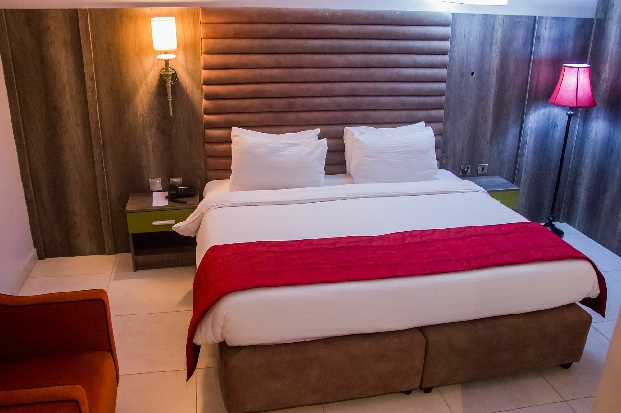 Glee Hotel Aliayabiagba ภายนอก รูปภาพ