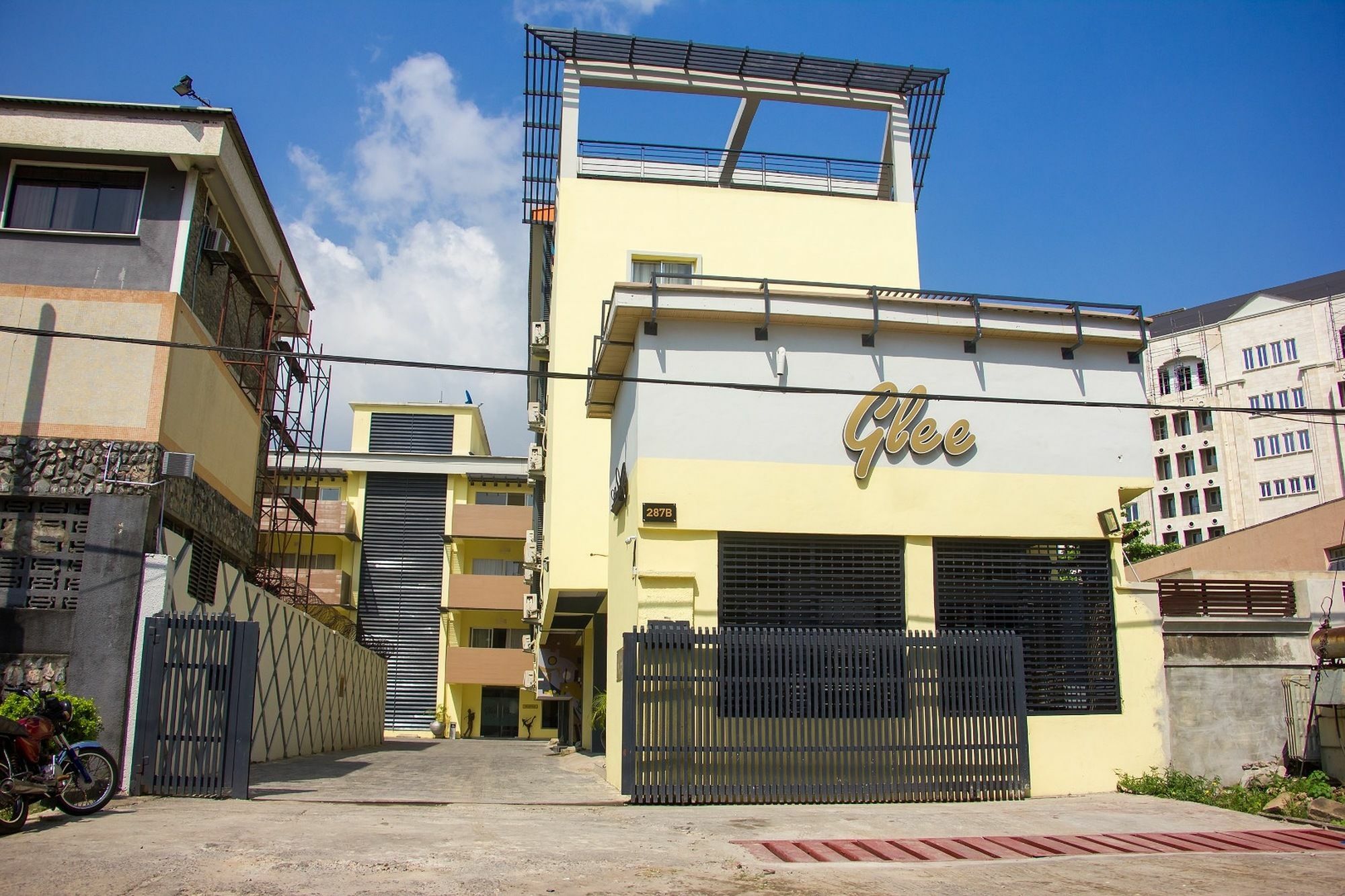 Glee Hotel Aliayabiagba ภายนอก รูปภาพ